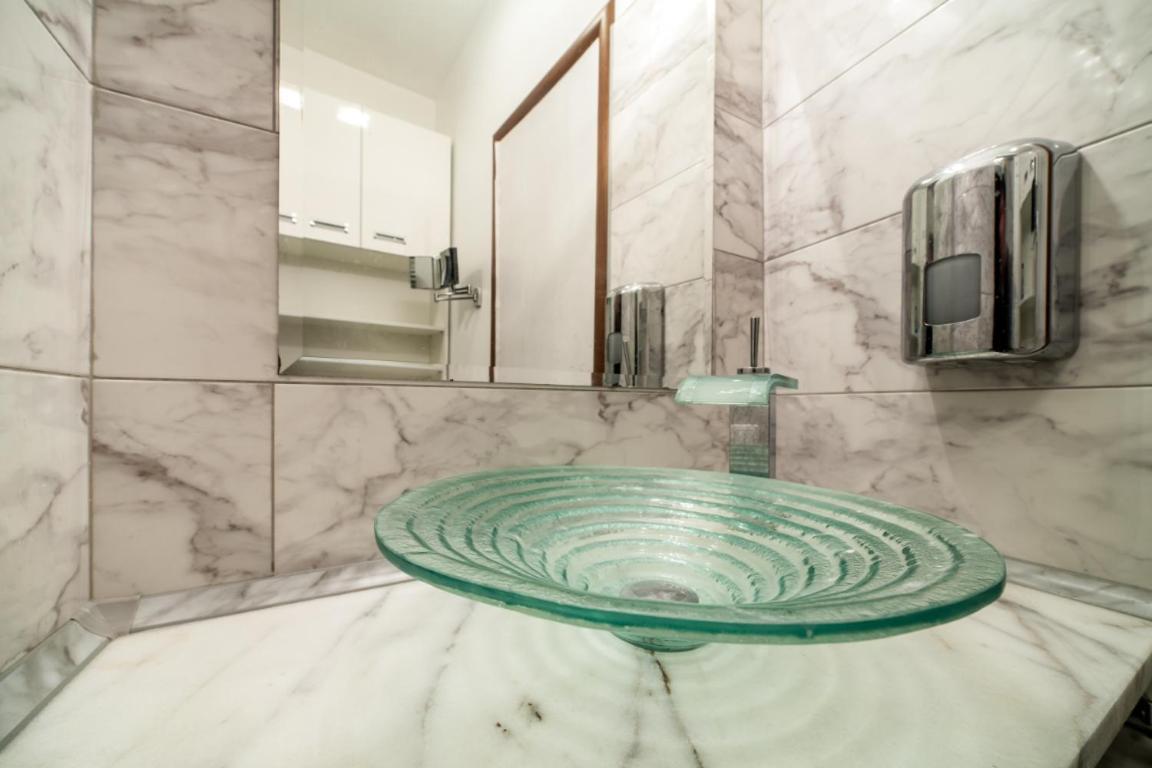Sova Apartment Lviv Сenter Сity Eksteriør bilde